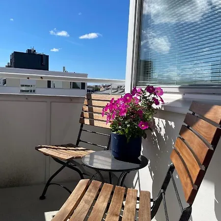 Nauti Turun Jokirannasta, Keskustassa, Ylin Kerros Apartman *